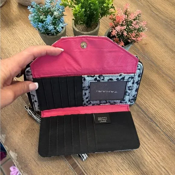 Tahari Metallic Silver and Black *Cheetah Print* Wristlet Wallet - Picture 3 of 7